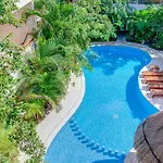 Condo Complex With An Alluring Pool & Tropical Vibes By Stella Rentals!